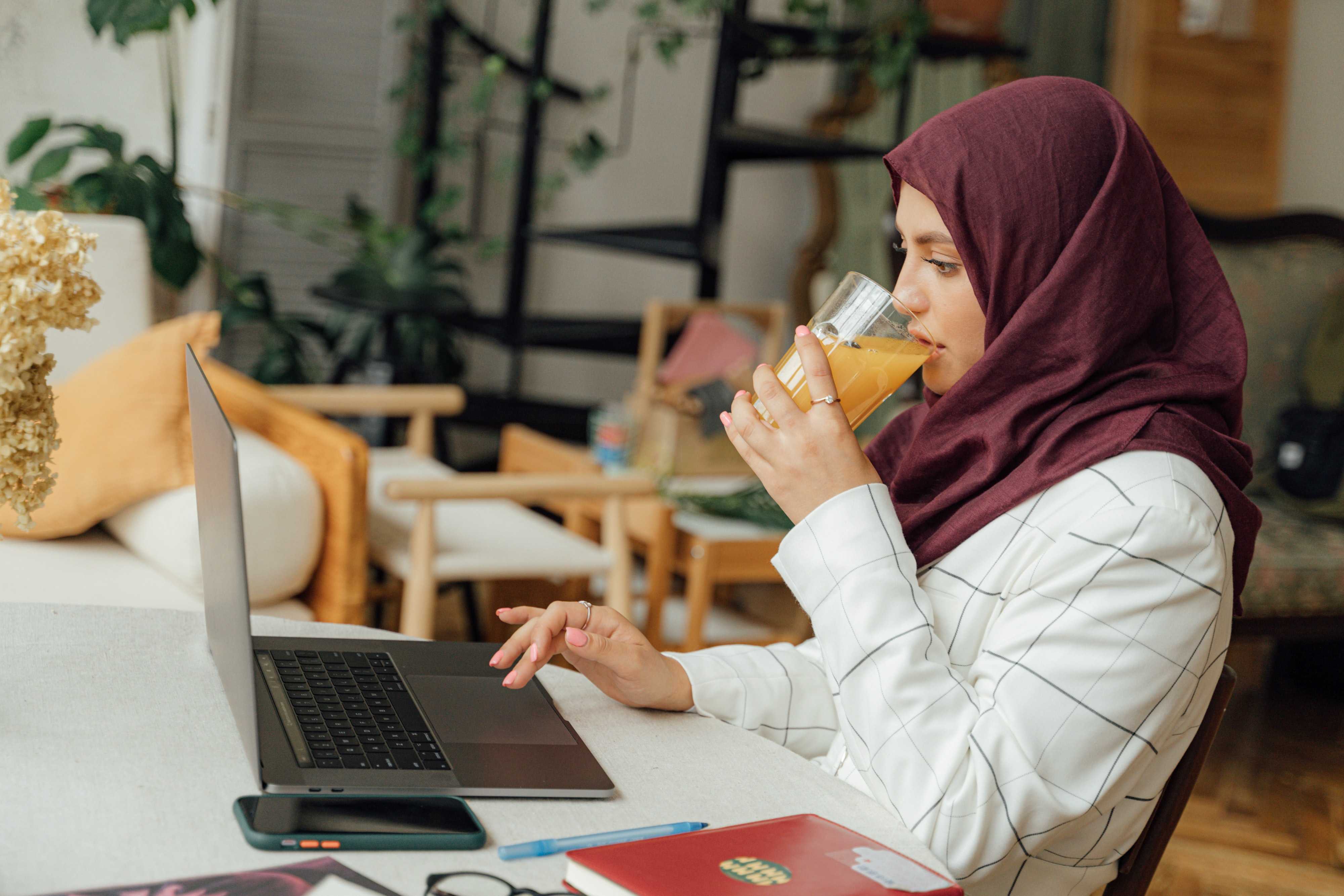 Why following a schedule when working from home is important